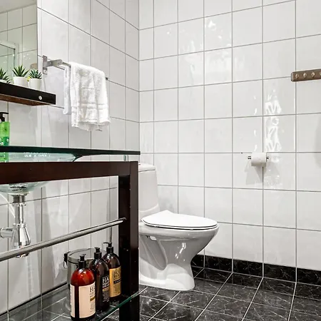 Heimby Homes - Seaside Balcony Берген