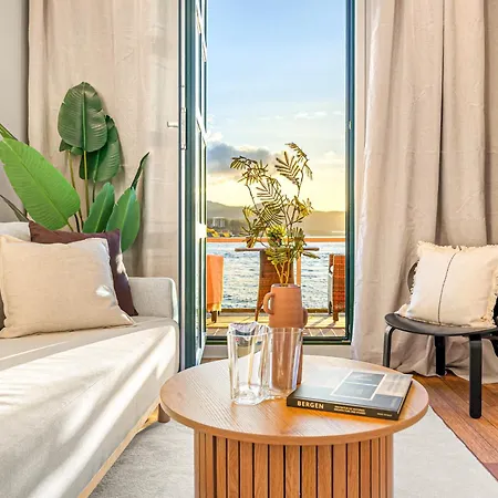 Heimby Homes - Seaside Balcony برغن