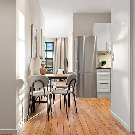 Heimby Homes - Seaside Balcony Apartment