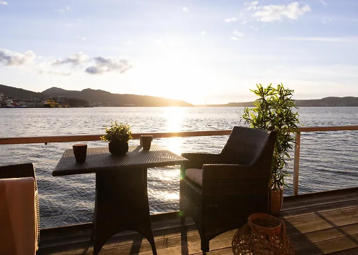 Heimby Homes - Seaside Balcony Берген