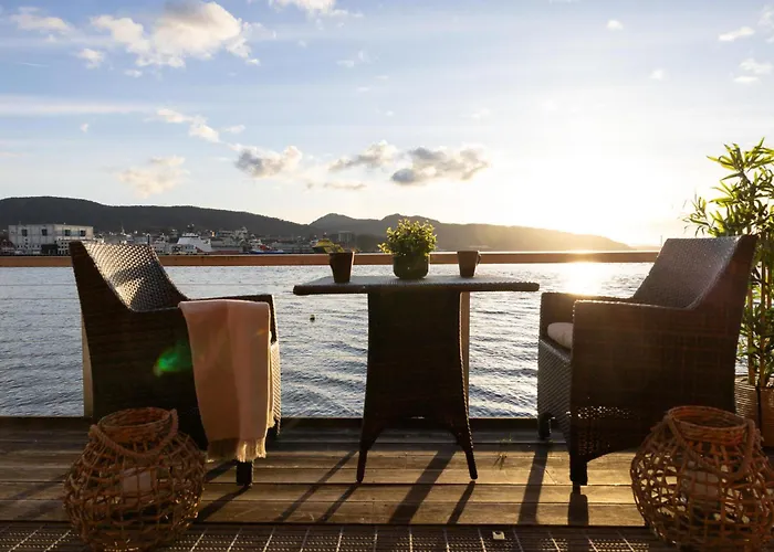 Апартаменты Heimby Homes - Seaside Balcony